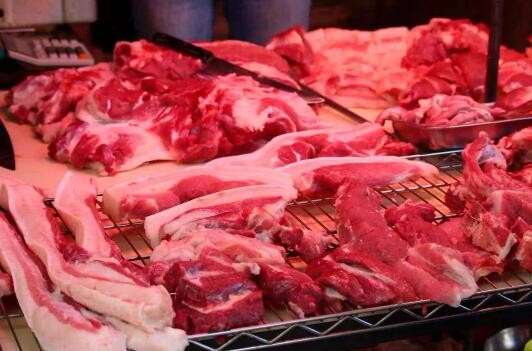发改委:本周继续储备猪肉，转运2000吨到武汉供应
