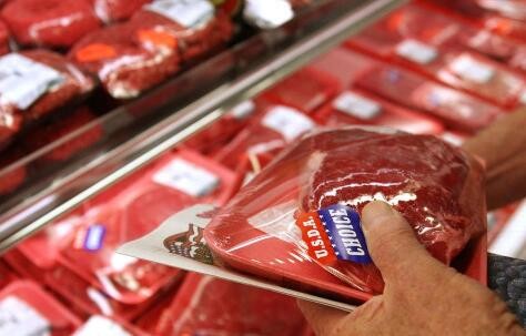大型肉类工厂纷纷倒闭，美国猪肉价格飙升
