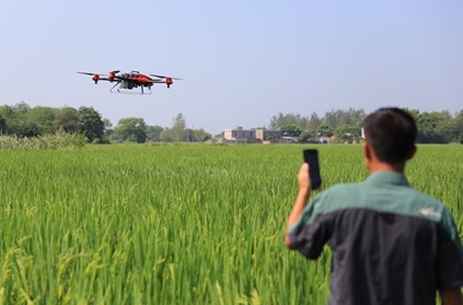 从5G“管家”到无人机“飞手”:新农村格式激发新活力
