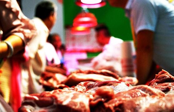 发改委:中央储备冻猪肉1万吨专供武汉，近期直接出货2000吨

