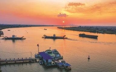 设立长江口禁渔管理区，保护长江水域生态环境
