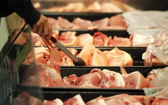 商务部:春节期间，每周组织2-3万吨中央储备肉
