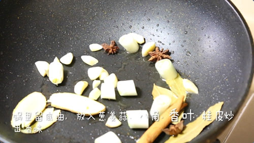 土豆红烧肉的做法