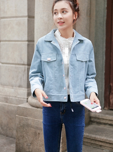 时尚棉服搭+显肩窄 轻松打造出韩剧style。