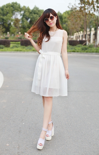 夏季+连衣裙+显瘦 让身材看上去更加完美协调