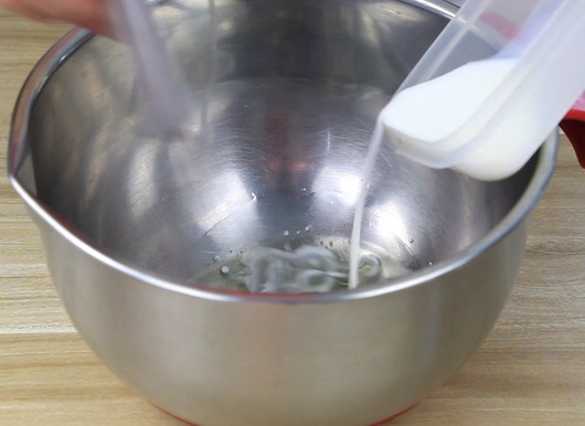 牛奶蜂蜜蛋糕