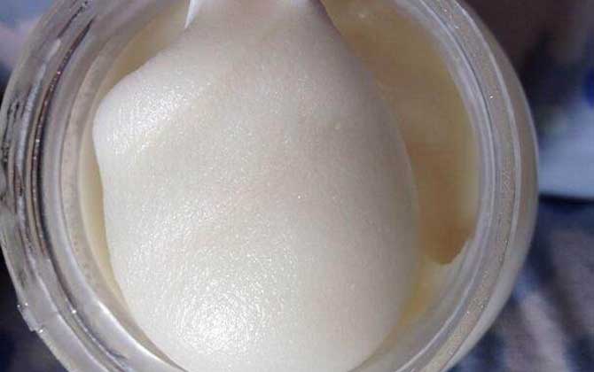 白蜂蜜的功效、作用及食用方法