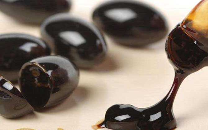 蜂胶软胶囊的功效及正确食用方法