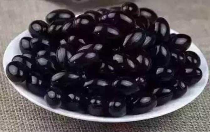 蜂胶软胶囊的功效及正确食用方法