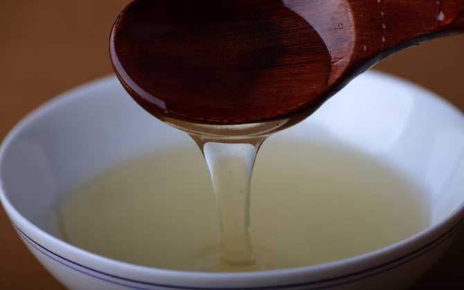 阿拉伯胶蜂蜜和阿拉伯胶蜂蜜的区别