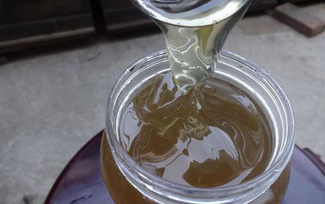 喝蜂蜜水要注意这七个禁忌。别当真。如果你喝错了，对你的健康有害。