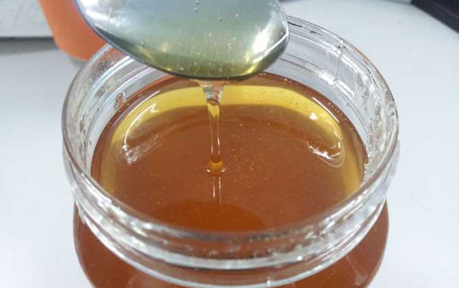 正宗的百花蜜是什么颜色？