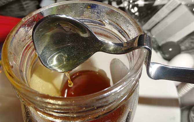 柠檬蜂蜜水有什么作用？喝柠檬蜂蜜水往往脱不了这五个好处！